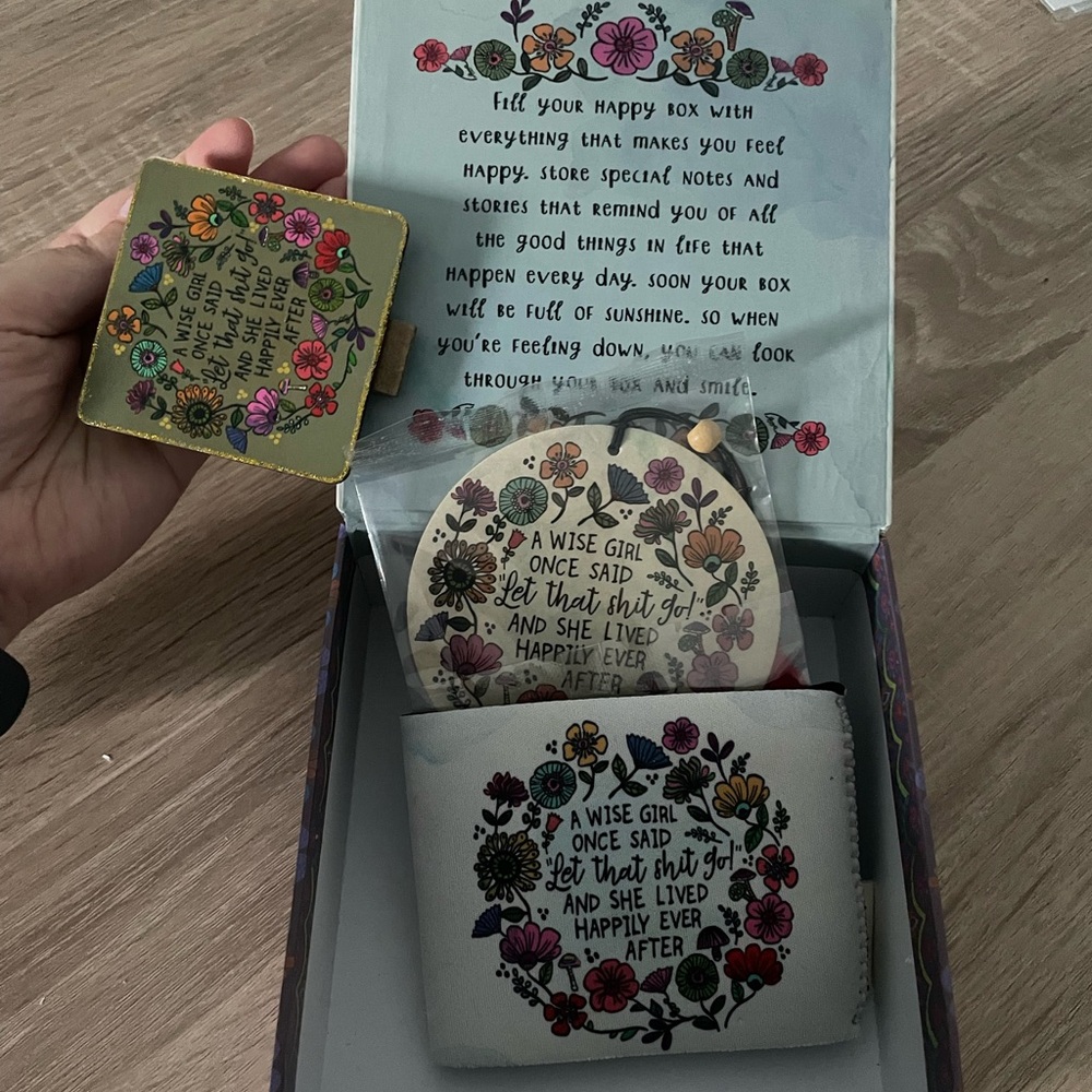 The Natural Life Happy Box Gift Set